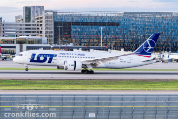 LOT - Polish Airlines Boeing 787-8 Dreamliner SP-LRH